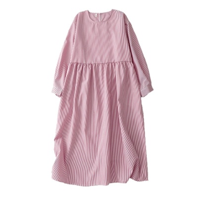实拍2026春季新款海岸粉棉质柔美舒适休闲条纹圆领套头长袖连衣裙