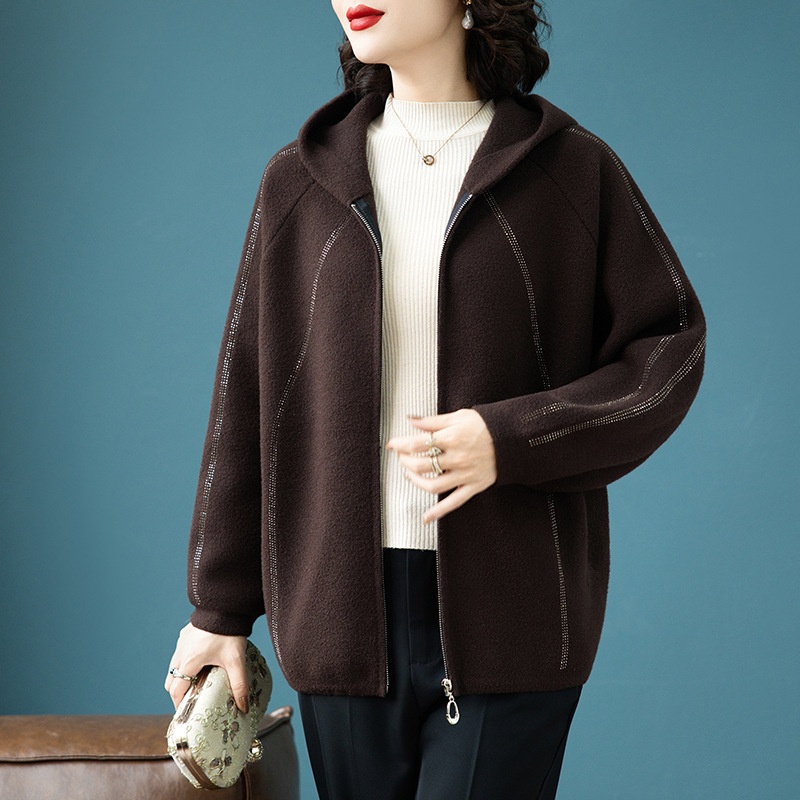 2025年新款妈妈秋装连帽呢子中老年女装上衣宽松针织开衫洋气外套