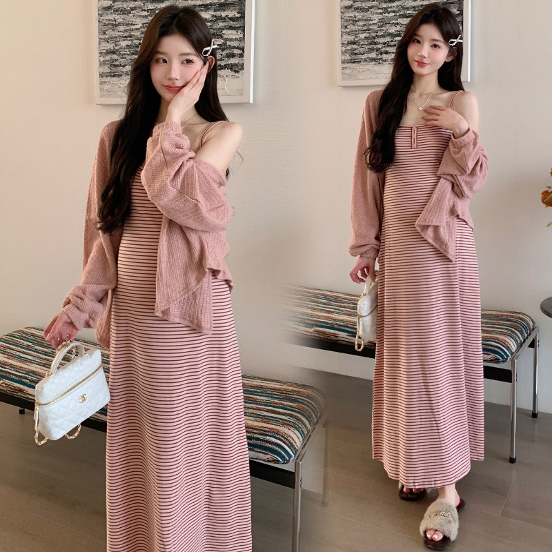 孕期穿搭2026春季新品纯欲慵懒风吊带连衣裙+针织小开衫孕妇套装