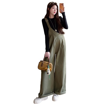 2026春季新品军绿色工装高腰斜肩背带裤+简约T恤潮妈外穿孕妇套装