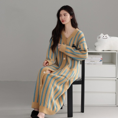 冬季新款加厚半边绒条纹V领开衫睡裙女家居服